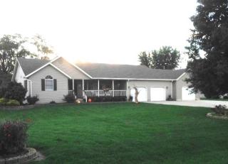1305 Dogwood Dr, Rochester, IN 46975-2505