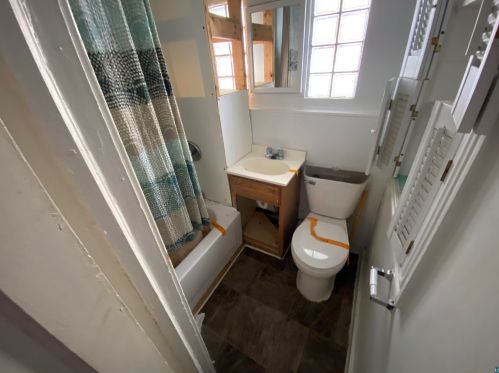 731 5 St, Duluth MN 55806-2329 exterior