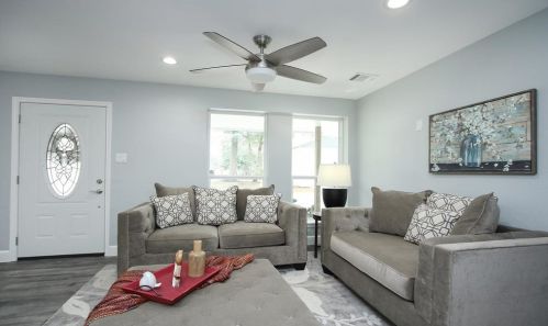 1329 Briar Clf St, Conroe TX 77385-9744 exterior