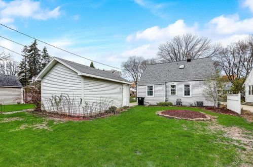 936 Currie Pl, Milwaukee WI 53213-3006 exterior