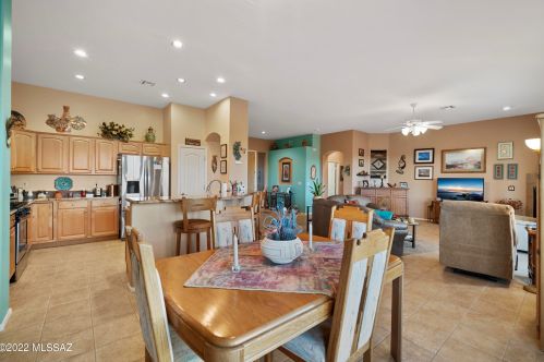 1817 Calle Casas Lindas, Green Valley AZ 85622-8042 exterior