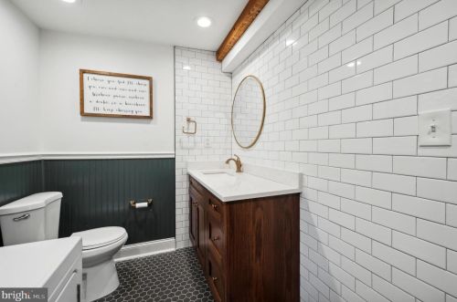 1131 Catharine St, Philadelphia PA 19143-2615 exterior