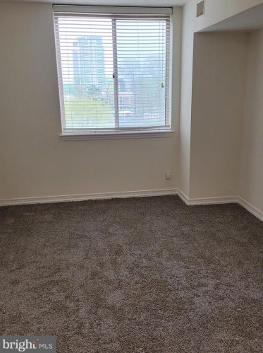 5809 Nicholson Ln, Rockville MD  20852-5740 exterior