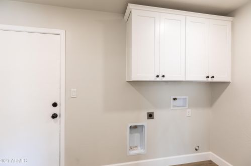 2571 Captain Dreyfus Ave, Phoenix AZ  85032-5914 exterior