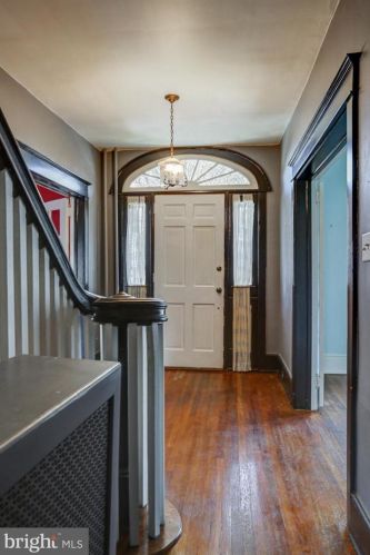 48 Cottage Ave, Lancaster PA  17602-3212 exterior