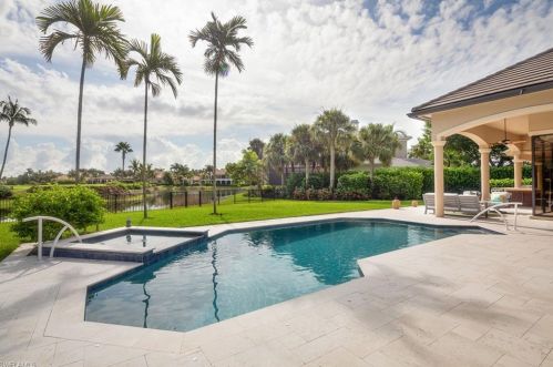 2354 Alexander Palm Dr, Naples FL 34105-3039 exterior