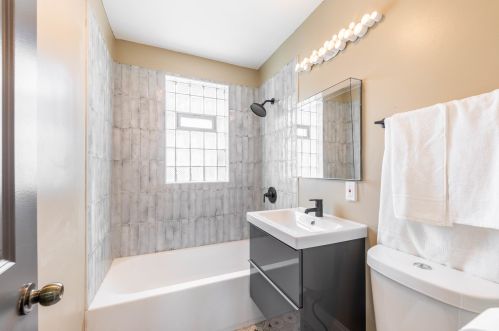 2500 11 Ave, Broadview IL 60155-4814 exterior