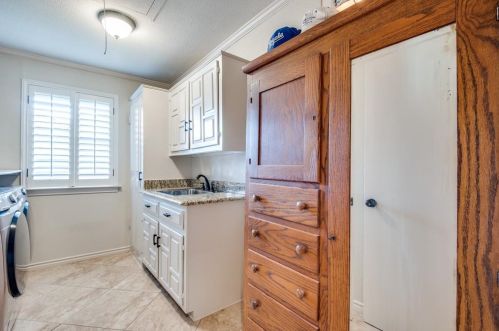 10727 Cox Ln, Dallas TX 75229-5211 exterior