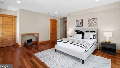 7105 Carroll Ave, Silver Spring MD 20912-4637 exterior