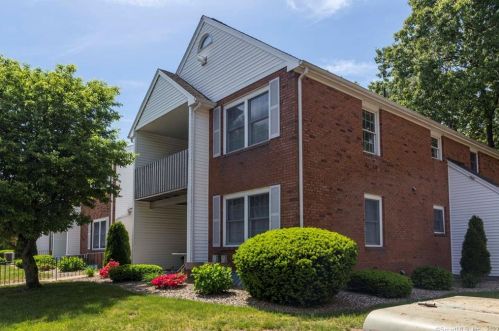 8 Concorde Way, Windsor Locks, CT 06096-1546