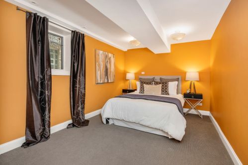 3635 Janssen Ave, Chicago IL 60613-3707 exterior