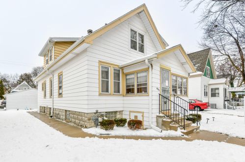 2961 California St, Milwaukee, WI 53207-2467