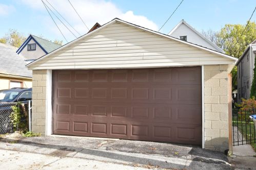 2553 12th St, Milwaukee WI  53215-3342 exterior