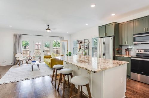 300 Holderness St, Atlanta GA 30310-1306 exterior