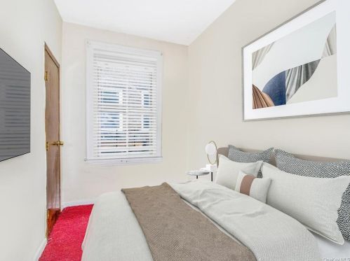 1923 Hennessy Pl, Bronx NY 10453-2910 exterior