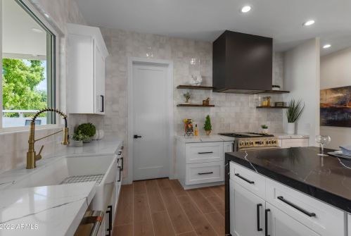 6841 12th Ave, Phoenix AZ  85013-1021 exterior