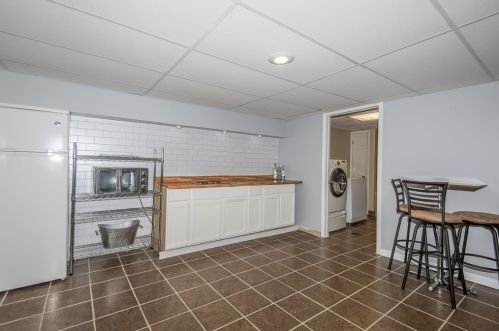 9911 Sarasota Pl, Milwaukee WI 53222-1459 exterior