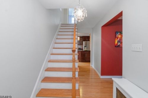 105 Cedar St, Livingston NJ 07039-4205 exterior