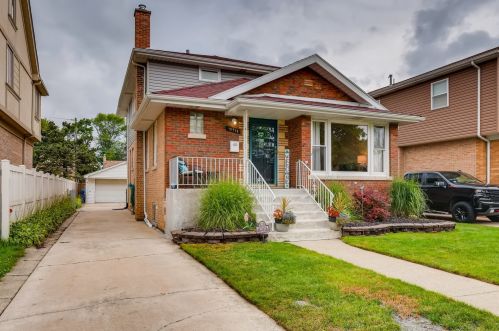 10718 Lawndale Ave, Chicago, IL 60655-3221
