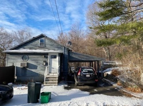5 Amber St, Worcester, MA 01602-2401