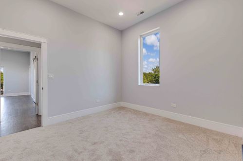 5307 Mcvicker Ave, Chicago IL 60630-1922 exterior