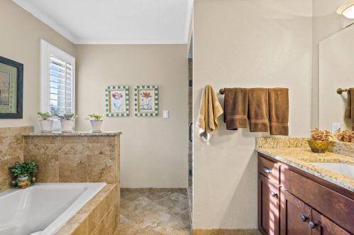 664 Evergreen Ct, Milwaukee WI 53217-1608 exterior