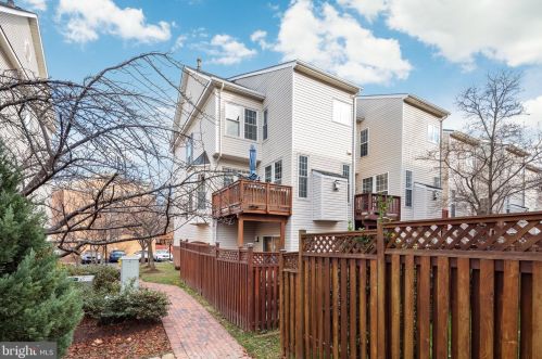 5019 Murtha St, Alexandria VA 22304-8611 exterior