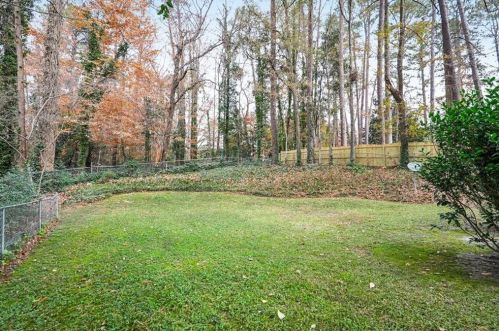 1284 Brookshire Ln, Atlanta GA exterior