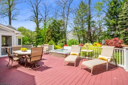 1 Briarcliffe Dr, Scotch Plains NJ 07076-2314 exterior