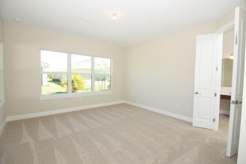 9521 Royal Poinciana Dr, Fort Pierce FL 34987-2514 exterior