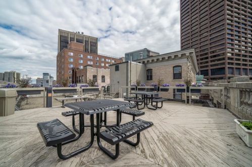 21 Beacon St, Boston MA  exterior