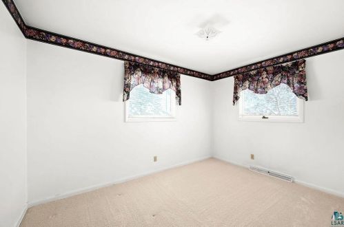 1929 Tyrol St, Duluth MN 55811-5333 exterior