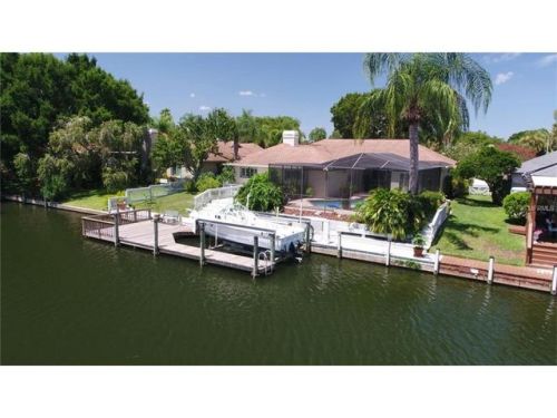 6113 Galleon Way, Tampa FL  33615-3635 exterior