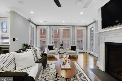 420 3rd St, Washington DC  20003-1930 exterior