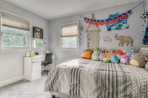 17 Carriage Dr, Middletown NJ 07748-3504 exterior