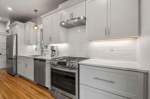 73 Fletcher St, Boston MA 02131-1918 exterior