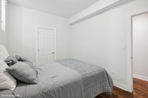 2425 Pensacola Ave, Chicago IL  60618-1607 exterior