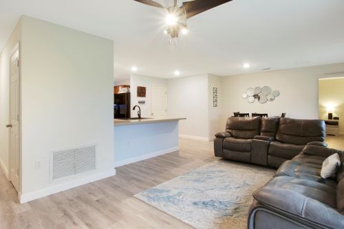 275 Ridgecrest Dr, Fort Pierce FL  34953-8305 exterior