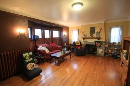 6419 Wisconsin Ave, Milwaukee, WI 53213-4008