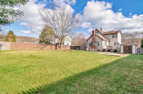 7 Ln St, Seymour CT 06483-3333 exterior