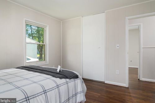 1320 Meadowvale Rd, Glen Burnie MD 21060-7017 exterior