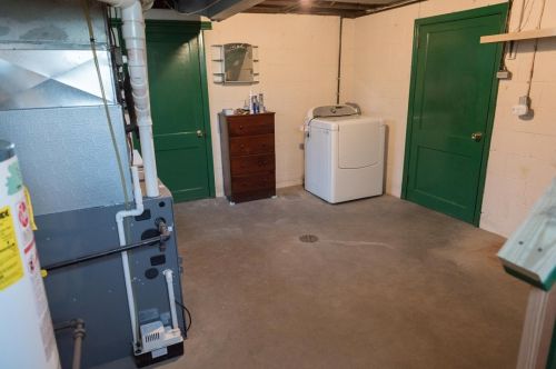 7209 Mcclure Ave, Pittsburgh PA 15218-2307 exterior