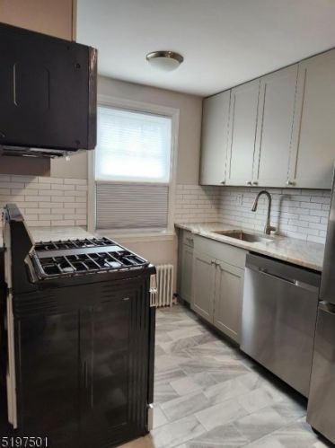 107 Lincoln Park, Cranford NJ  07016-3120 exterior