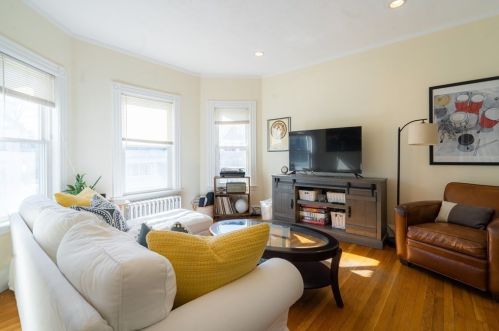 70 Mapleton St, Boston, MA 02135-2821