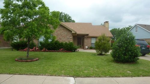 1309 Lakeshore Dr, Irving TX  75060-6673 exterior