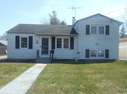 1463 4th St, Babylon NY  11704-4753 exterior