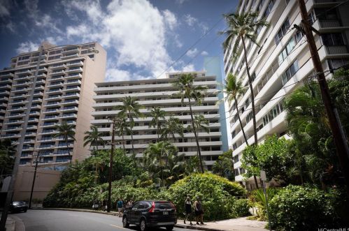 425 Ena Rd, Honolulu HI 96815-1735 exterior