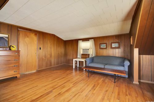 14 Henderson Ave, Valley Stream NY 11580-3025 exterior