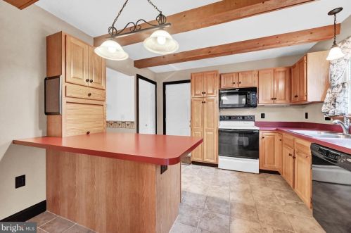 1739 Conard Rd, Lancaster PA 17602-1302 exterior