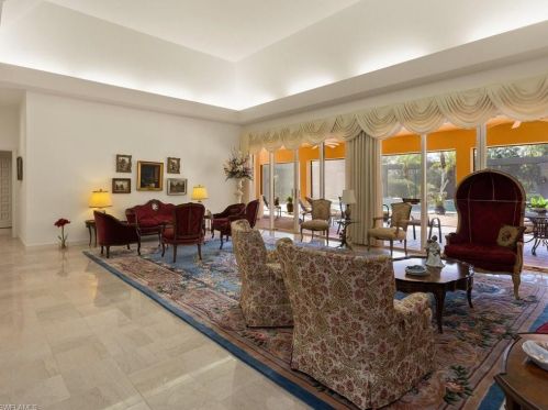 4724 Oak Leaf Dr, Naples FL 34119-8575 exterior